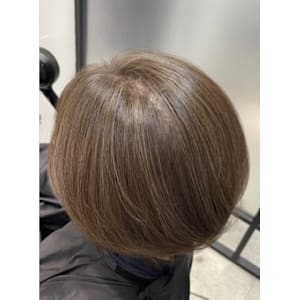 魅せるグレーヘア（白髪率２０％）