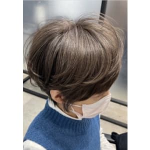 魅せるグレーヘア（白髪率５０％）