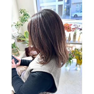 《花屋併設》ブラウンカラー/レイヤーカット　　