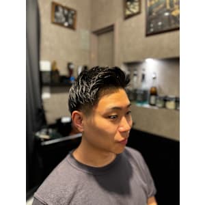 ツーブロフェードアップバング - メンズ専門理容室　BroTokyo BARBERSHOP 有楽町店【メンズセンモンリヨウシツブロートーキョーバーバーショップユウラクチョウテン】掲載中