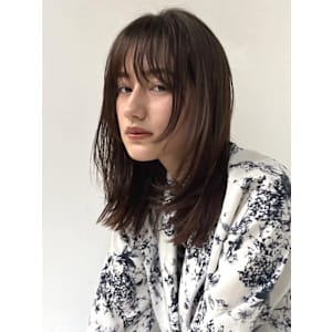 ミディアム　フェイスレイヤー　グレージュ　顔周りカット