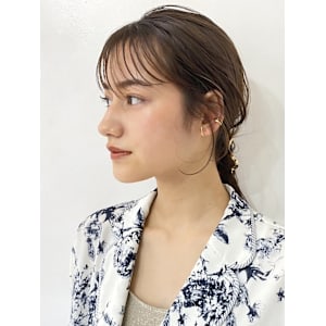 ヘアセット　編み下ろしアレンジ　おくれ毛　ローポニー