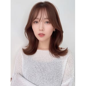 くびレイヤーエモージュ小顔カットシースルーバング大人ガーリー