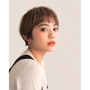 新宿/新宿美容室/ボブ／ショート/カットカラー／縮毛矯正