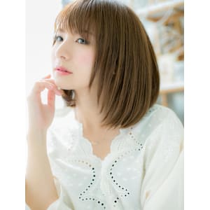 透け感斜めバング前下がりエアーストレート　カーキベージュ