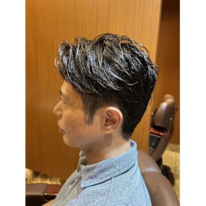 銀座　理容室　アイロンパーマ　ビジネスマン