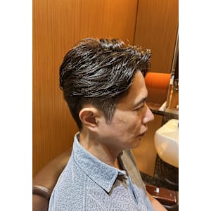 銀座　理容室　アイロンパーマ　ビジネスマン