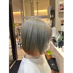 シルバーとオレンジのエンドカラー