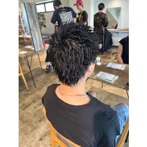 スパイキーショート