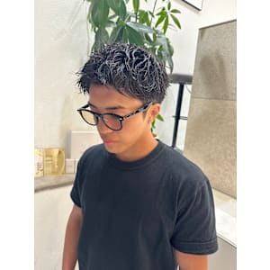 スパイキーパーマ