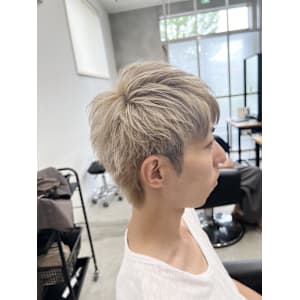 ホワイトグレージュ