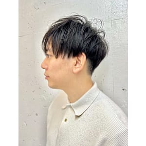 大人メンズ刈り上げツーブロック前下がり毛束ザクザクショート