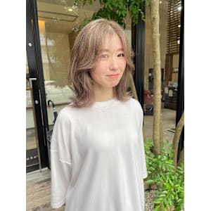 【ハイトーンベージュ/佐藤杏丸】