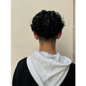 あなたの似合うがわかる！　メンズパーマセンターパート