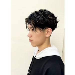 あなたの似合うがわかる！　メンズパーマセンターパート