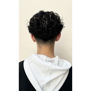 あなたの似合うがわかる！　メンズパーマセンターパート