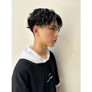 あなたの似合うがわかる！　メンズパーマセンターパート