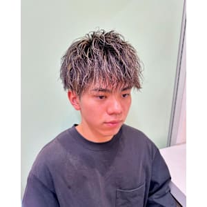 横浜メンズメッシュパーマツイストスパイラルハイライトカラー