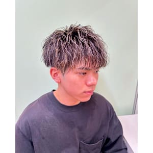 横浜メンズメッシュカラーハイライトパーマツイストスパイラル - CREA men's 横浜能見台【クレアメンズ】【クレアメンズヨコハマノウケンダイ】掲載中