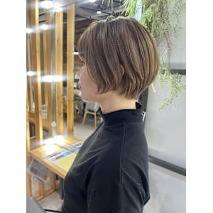 ハイトーンショートヘア