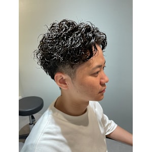 メンズ　パーマ　センターパート