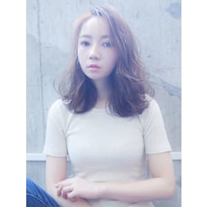 レイヤーミディ　ウェットヘア　オリーブベージュ