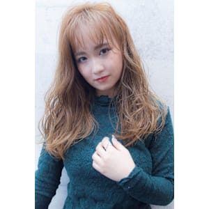 ことりベージュ　小顔　グラデーションカラー　ロングウェーブ