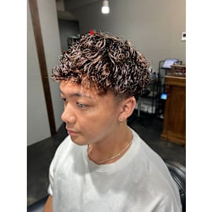 スペインカール風パーマスタイル