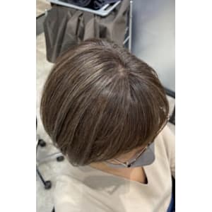 魅せるグレーヘア（白髪率５０％）