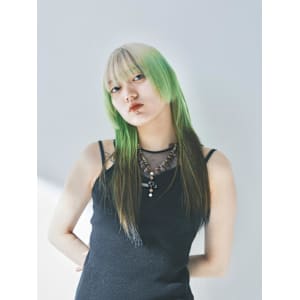 エンドカラー　スリークストレート【FIRST】小林真奈美