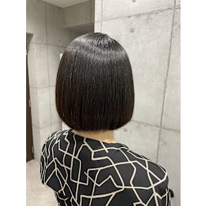 乾かすだけで自然に収まるボブスタイル