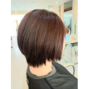ショートボブ