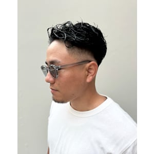 あなたの似合うが見つかる！　メンズ7:3分けニュアンスパーマ