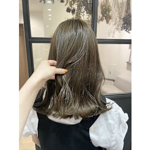 オリーブグレージュ＊担当yuki