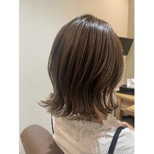 外ハネくびれボブ