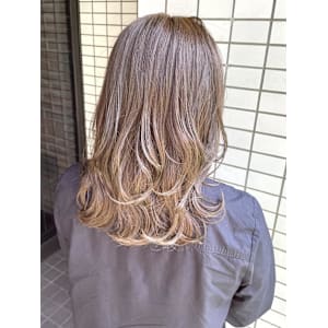 くびれヘア/レイヤーカット
