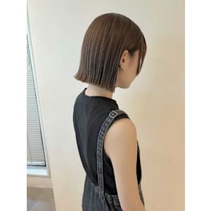 オリーブグレージュでトーンup！ラインボブ【担当神野】