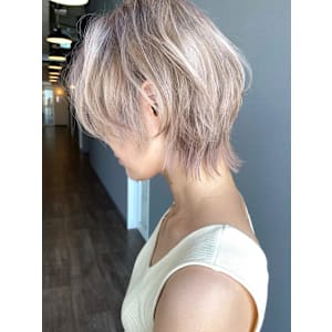 《kitin吉祥寺》ハイトーン　ホワイトカラー　ウルフ