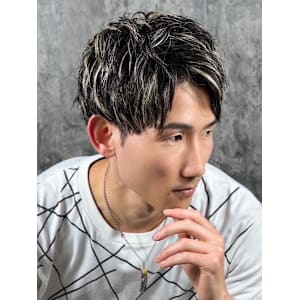 センターパートシルバーメッシュ