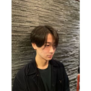 センターパートスタイル