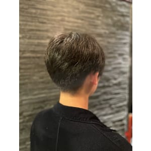 センターパートスタイル