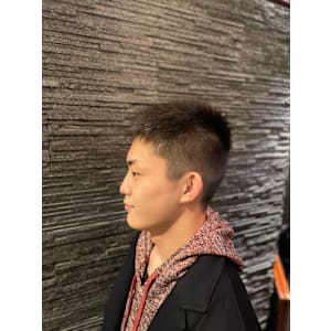 スッキリ刈り上げスタイル