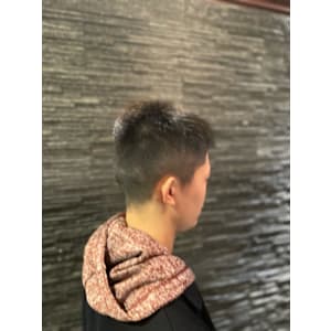 スッキリ刈り上げスタイル