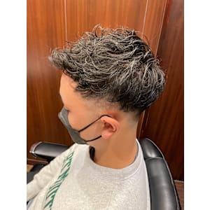 フェードパーマ