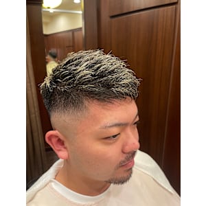 スキンフェードホワイトメッシュ