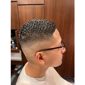 スキンフェード濡れパン