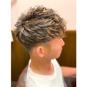 束感ツーブロックスタイル