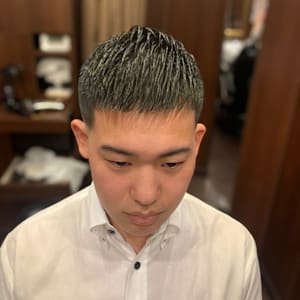 スキンフェードクロップスタイル