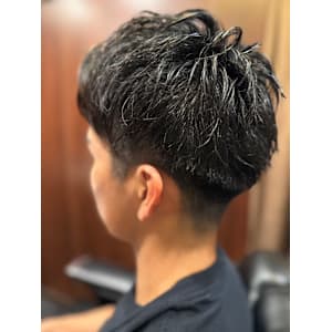 刈り上げアップバングショート