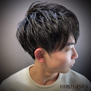 ツーブロックショートスタイル